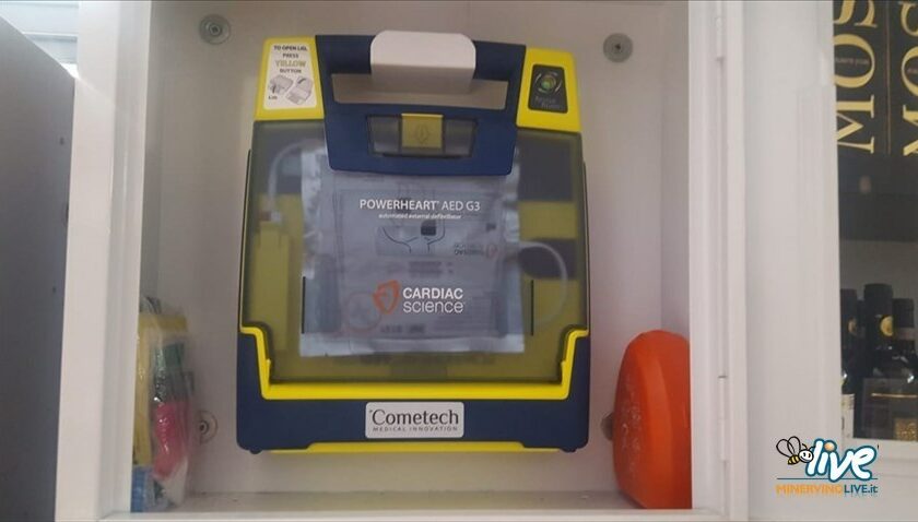 Defibrillatore in villa Faro
